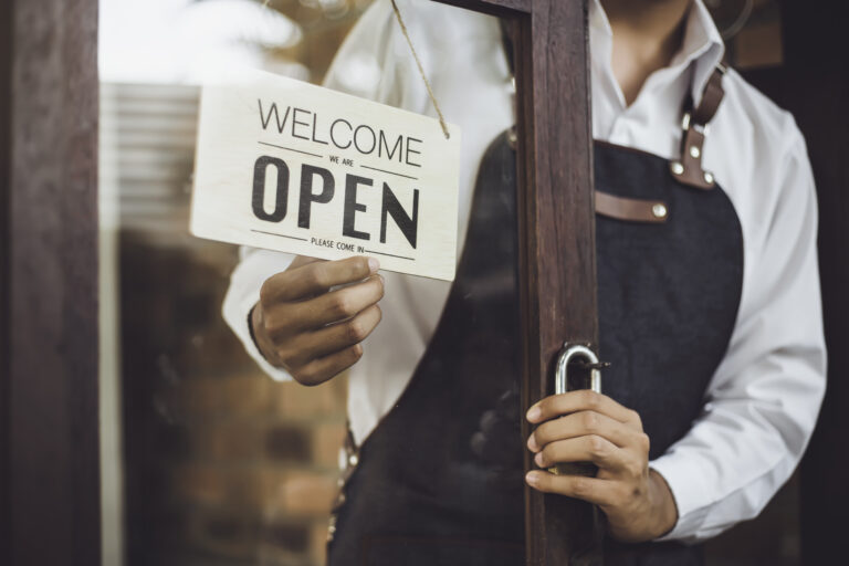 COME APRIRE UN RISTORANTE ANCHE SE NON HAI LA GIUSTA ESPERIENZA